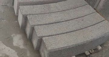 鹤壁芝麻白弧形路牙石