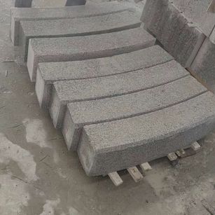 鹤壁芝麻白弧形路牙石