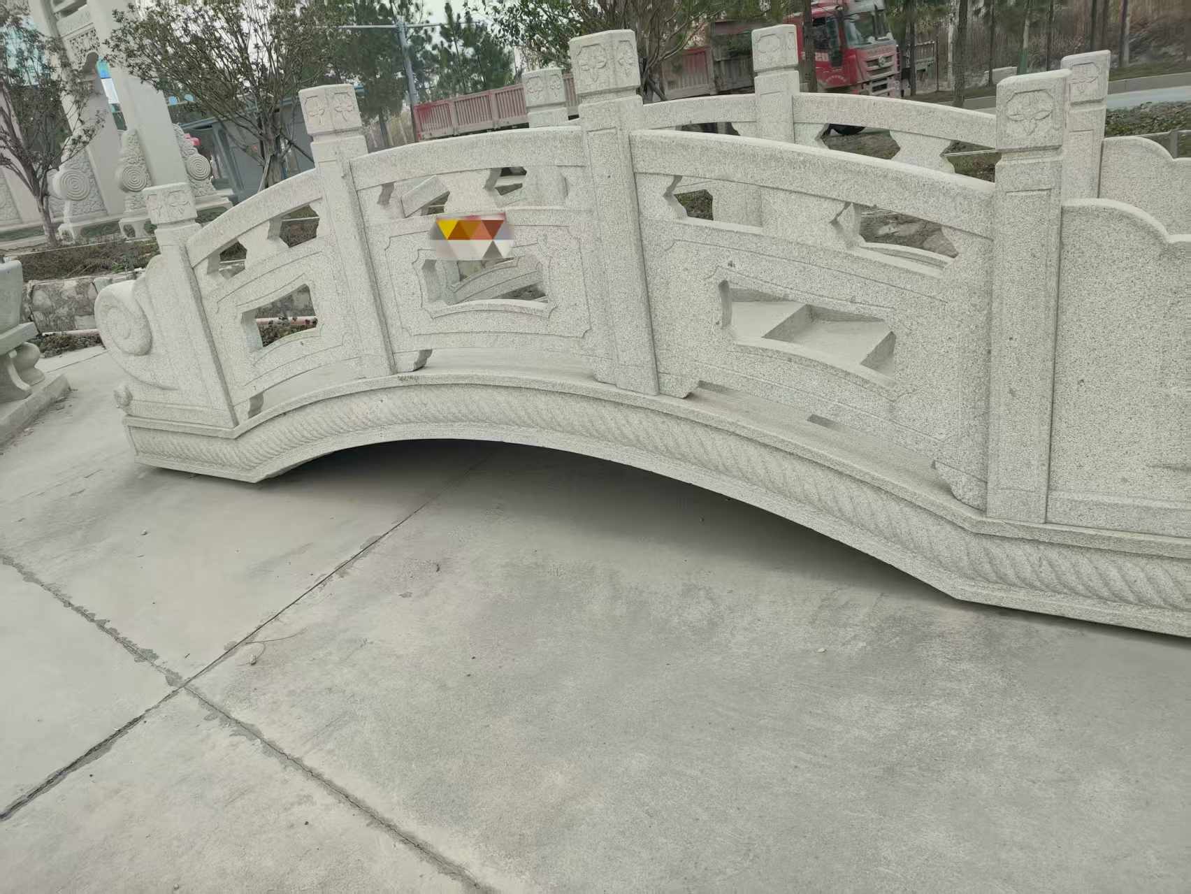 鹤壁芝麻白拱桥，石桥