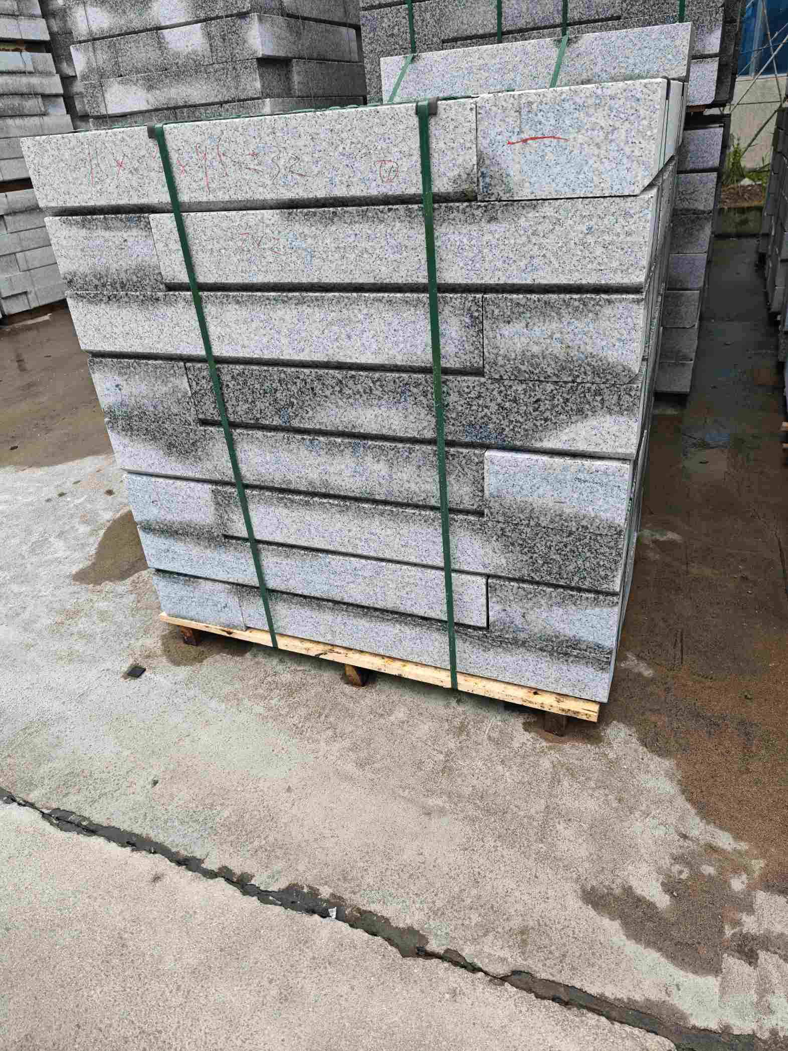 鹤壁芙蓉白路牙石，马路牙子