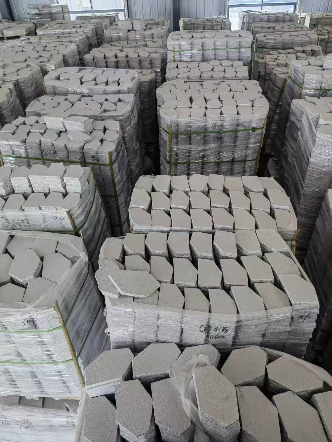 鹤壁芝麻白石材冰裂纹，碎拼。