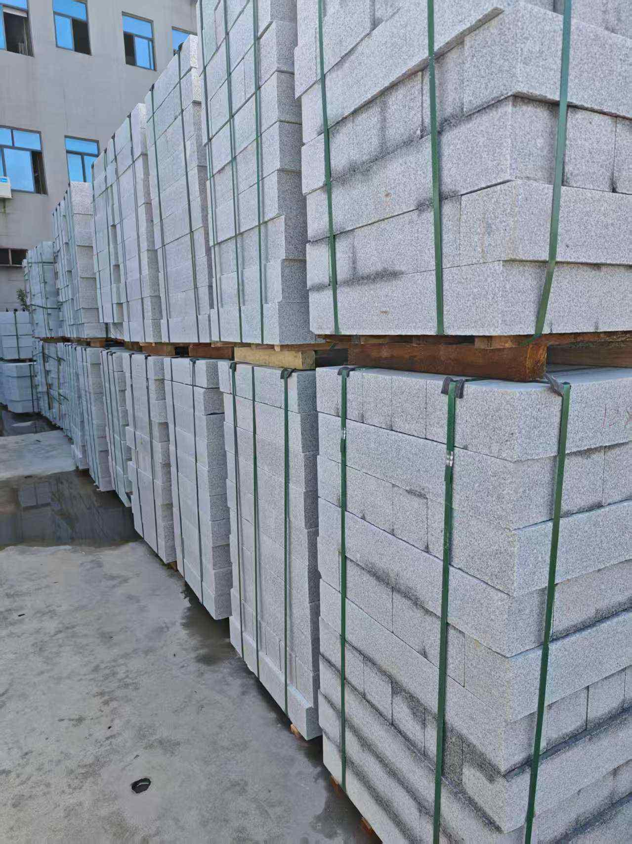 鹤壁芝麻白路牙石，路侧石